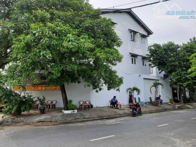 QUẬN 12, BIỆT THỰ 3 TẦNG LÔ GÓC VIEW ĐẸP, KV 15x20m, CHỈ 25.5 TỶ - 1