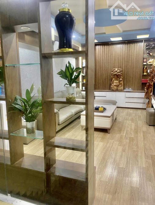 bán gấp căn nhà 60m2 Zá rẻ tại lô 17 Lê Hồng Phong_ thuộc mặt phố tây trung hành - 1