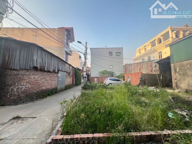 Lô góc 2 mặt tiền đường ô tô vào tận đất tại khu phố HƯơng mạc , sầm uất nhất xã - 1