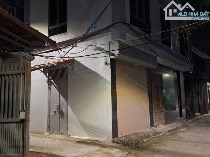 Bán nhà Phố An Dương Vương 60m2 Lô Góc ôtô đỗ cửa 5.5 tỷ có thương lượng - 1