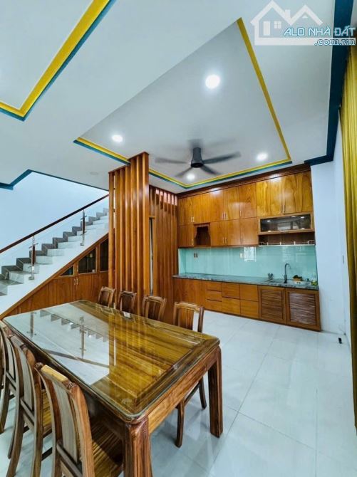 Quận 2-144m2-4 tầng BTCT ,chỉ 10 tỷ - 1