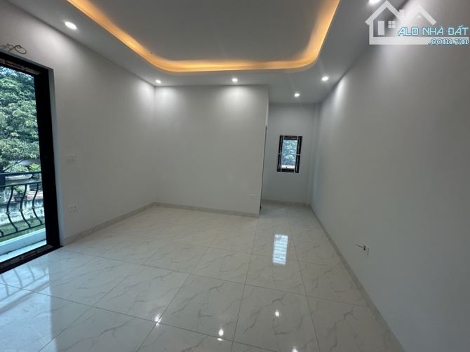 Bán nhà dân xây 4 tầng x50m2 oto đỗ cổng , sát trường học cấp 3 hoài đức . - 1
