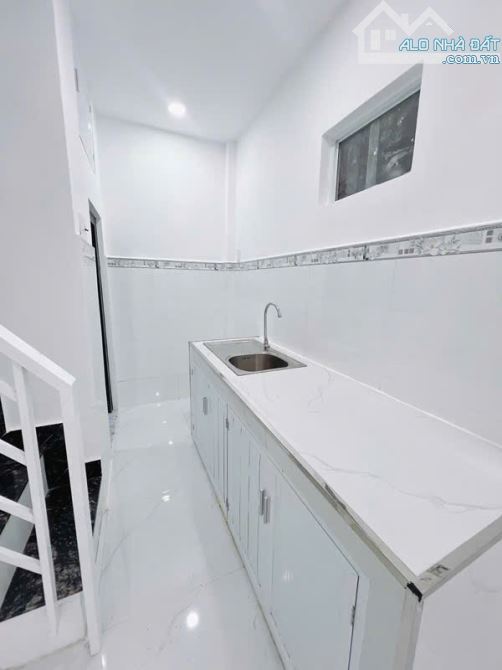 Nhà bán đường Đoàn Văn Bơ Quận 4 mới đẹp, chỉ kéo vali vào ở, giá cực rẻ - 1