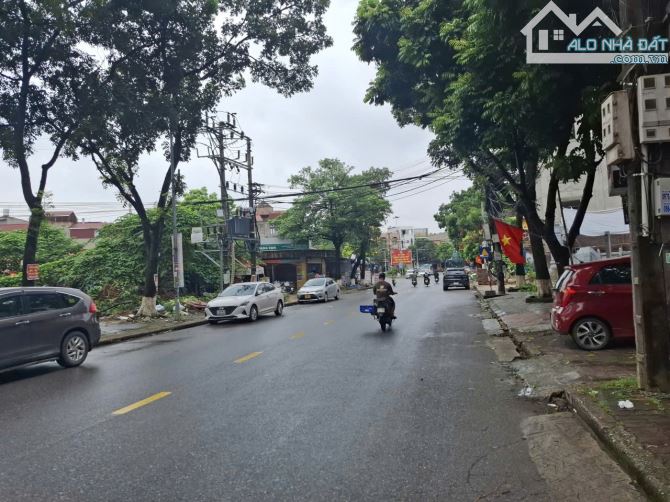 Bán Nhà 3 tầng trục chính Đấu Mã gần chợ Đại Phúc kinh doanh buôn bán đẹp. ♦️DT 95m2. - 1