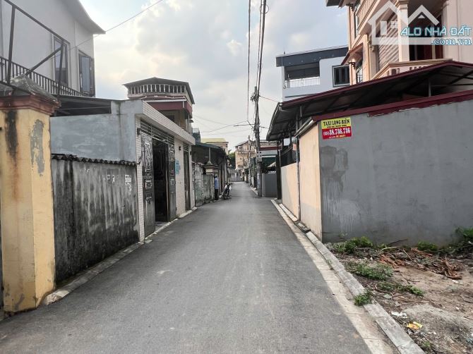 Cần tiền bán gấp mảnh đất đẹp đường thông ô tô tại trung tâm xóm 3 Đông Dư, Gia Lâm - 1