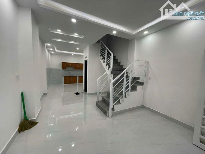BÁN NHÀ KHU VIP ĐƯỜNG SỐ 2 TẤM Q4 VĨNH HỘI XE HƠI 8M DT 4*10 GIÁ 8TỈ 490 TL - 1