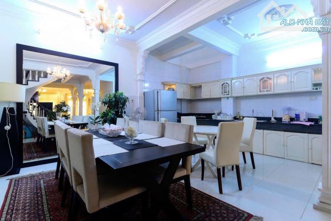 Biệt thự Phú Nhuận 220 Nguyễn Trọng Tuyển 6x20 trệt 2 lầu giá thuê 50 triệu - 1
