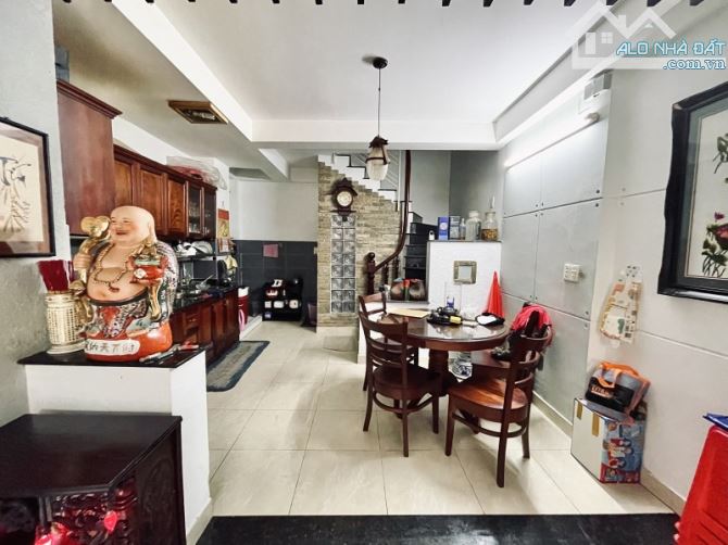 Gấp bán nhà Trần Quang Diệu, Quận 3, Nhà đẹp 5 tầng ở ngay, Sổ đẹp nở hậu 4.2m, DTSD 200m2 - 1