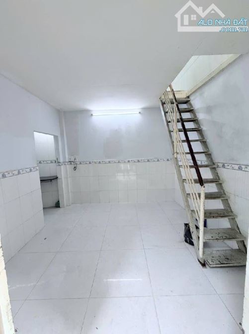 Bán nhà 3 tầng Tân Kỳ Tân Quý, Tân Phú, hẻm thông 4m, nhỉnh 2 tỷ - 1