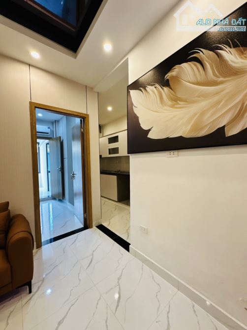 BÁN NHÀ TẬP THỂ , NGUYỄN KHÁNH TOÀN , 65m2 , 3 ngủ , sổ đỏ chính chủ - 1