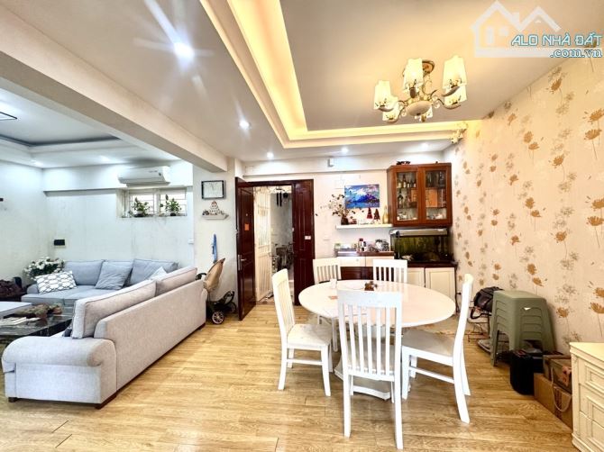 Chủ cần bán Chung cư lô góc Việt Hưng, Long Biên 102m2, 3 phòng ngủ, giá 5,45 tỷ - 1