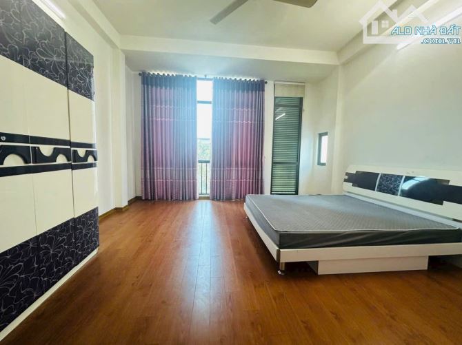 🏠DỊCH VỌNG - CẦU GIẤY, 43M x MT 4M, 60M RA BÃI Ô TÔ VÀ RA PHỐ, SÂN ĐỂ XE RỘNG - 1