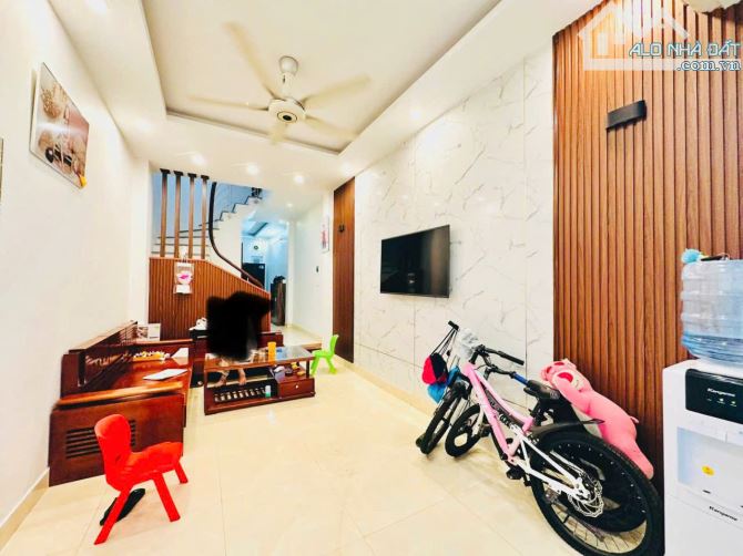 Bán siêu hiếm Đông Thắng, 13 tỷ, 45.1m2, 5 tầng đẹp xuất sắc, phân lô, kinh doanh ngày đêm - 1