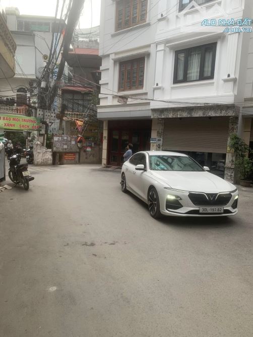 Chính chủ bán nhà 4 tầng phân lô ô tô tránh Huỳnh Thúc Kháng 50m chỉ 15.6 tỷ Đống Đa - 1