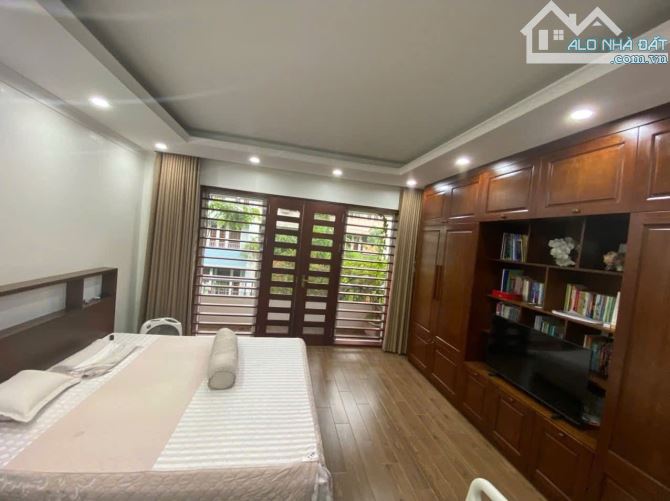 Bán biệt thự Văn Quán, Hà Đông, kinh doanh, ô tô, 215m2, mặt tiền 10m, giá 40 tỷ. - 1