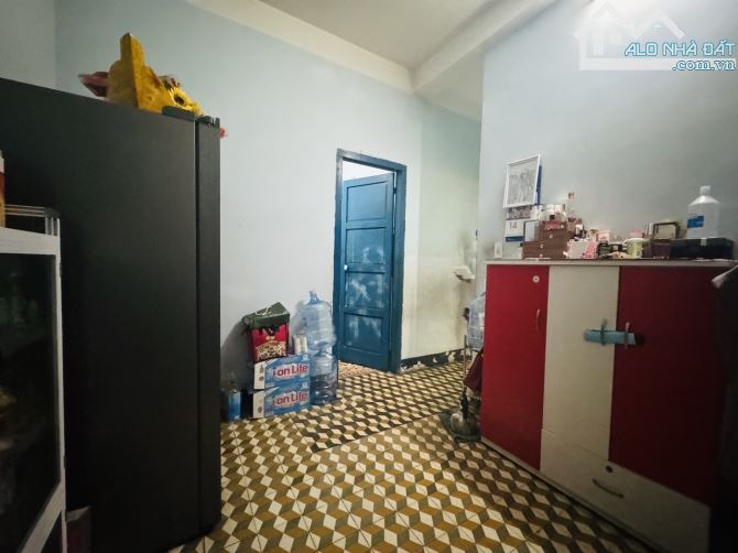 BÁN NHÀ 3 TẦNG (cũ), MT ĐƯỜNG MÊ LINH, 180M2, NGANG 11M, GIÁ 18,5 TỶ. CN19.8 - 1