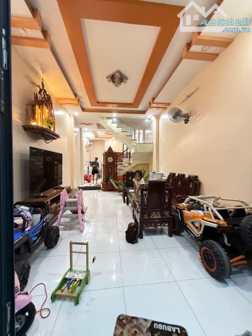 Bán Nhà Ngay Liên Khu 56 - Bình Hưng Hoà B - 3 Tầng 60m2 - SHR Vuông Vức - HXH 8M - 4.x Tỷ - 1