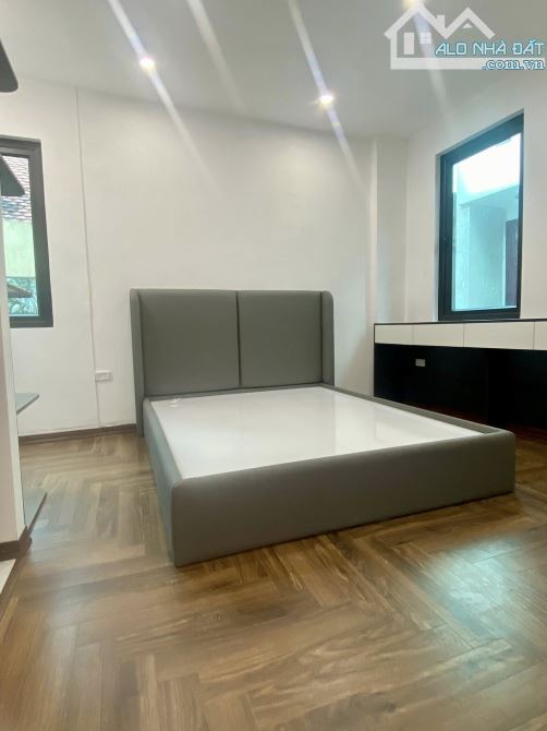 NHÀ ĐẸP YÊN HÒA CẦU GIẤY Ở LUÔN FULL ĐỒ - LÔ GÓC - NGÕ RỘNG 33M 5TẦNG GIÁ 7,75 TỶ. - 1