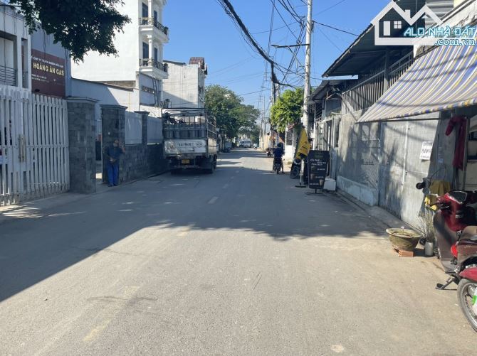 Bán dãy trọ 18 phòng HXT Lê Văn Khương, DT: 10x30m, giá 12.5 tỷ tl - 1