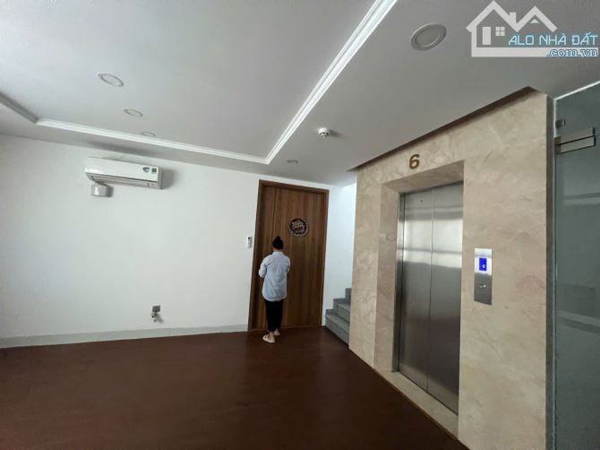 Biệt Thự  2 MT trực diện Sông  vàm Thuật Đặng Thùy Trâm Bình Thạnh. 10 x30 4 tầng. 40ty - 1