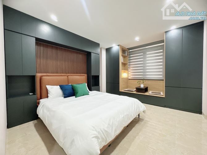 MUỐN Ở NGAY? NHÀ 5 TẦNG, THIẾT KẾ NHẬT BẢN, GẦN PHỐ NGUYỄN LAM - GIÁ 7.1 TỶ - 1