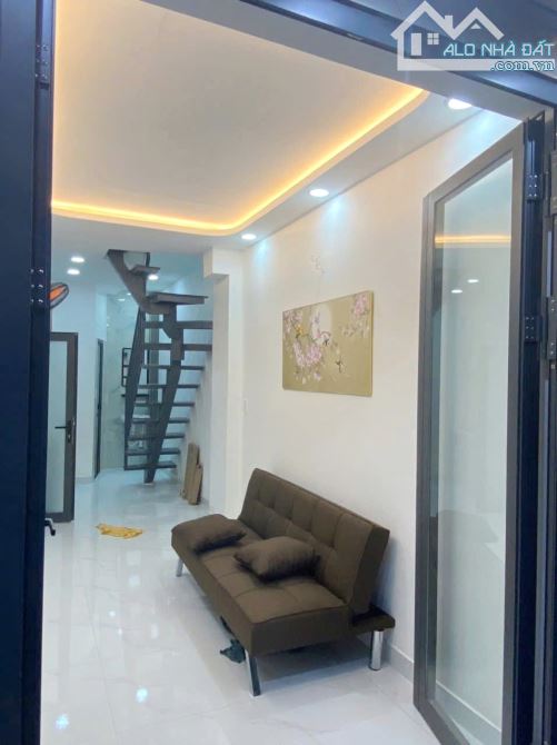 Nhà góc mới 2 tầng hẻm thẳng 136 Nguyễn Thị Tần P2Q8. Giá: 2.98 tỷ - 1