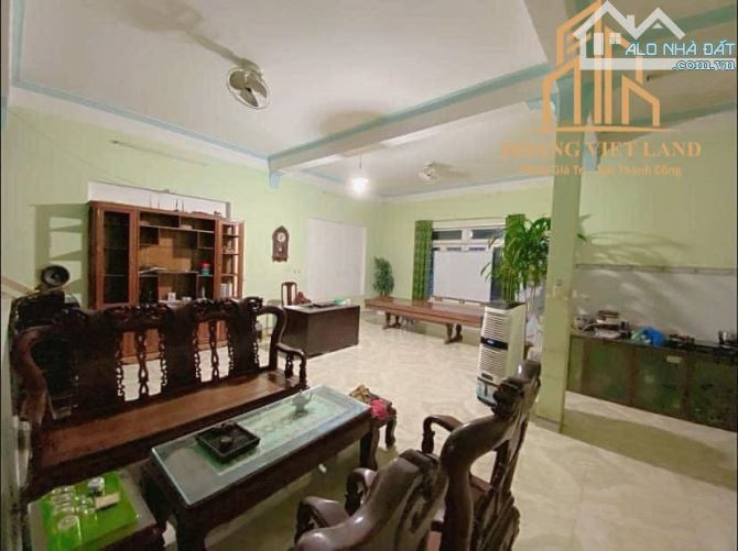 NHÀ 1 MÊ (1 TRỆT 1 LẦU) MẶT NGUYỄN VĂN CỪ, DT: 7X32M, H: TÂY NAM, GIÁ: 11 - 1