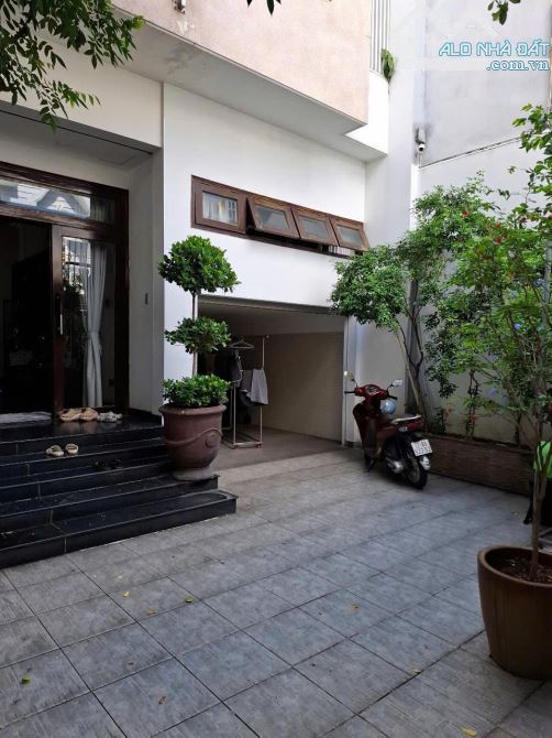 Biệt thự HXH Văn Chung ngay Sân Bay, DT: 7.2x20m (vuông), 4 Tầng kiên cố , 23.9 Tỷ (TL) - 1