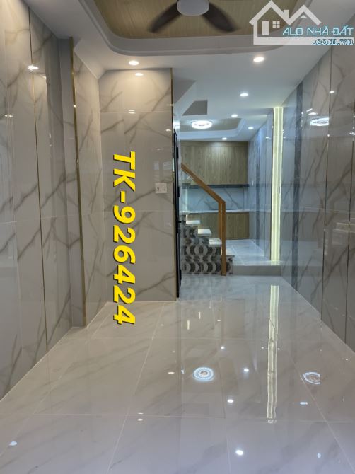 XE HƠI ĐẬU CỬA - TIỆN ÍCH BAO QUANH - 3 TẦNG MỚI TINH - 3PN - 3X11 - NHỈNH_4_TỶ - 1