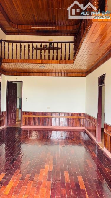 2000m2 chỉ 3tỷ sở hữu khu nhà 2 tầng full thổ cư gỗ xịn 150m2, đã trồng sẵn sầu riêng - 1