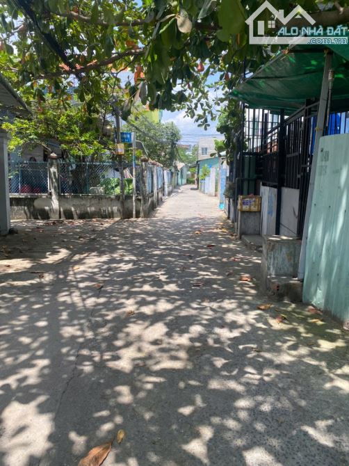 Mã căn:LT38T Diện tích sử dụng: 122 m2. Giá 3.8 tỷ. Hẻm Ô tô - 1
