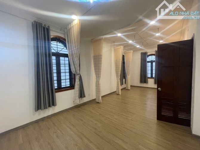 Dành cho khách CHDV - DÒNG TIỀN, HẺM rộng VÕ THỊ SÁU- Q1, 5.5 x 20m –  105m2 , 20 TỶ - 1