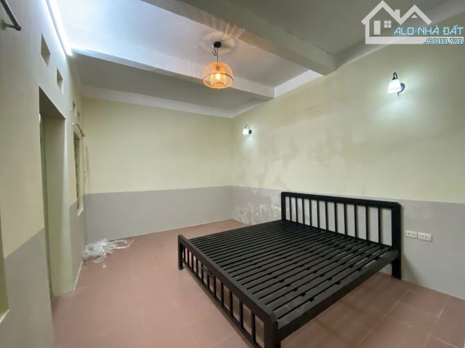 Cho thuê ở nhóm 7 người Phố Khâm Thiên, 120m2 x 2.5 tầng, 6 ngủ, 2 vệ sinh, 10 Triệu/th - 1
