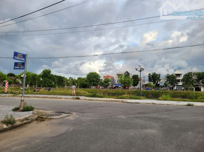 103,5m2 ngang 4,5m mặt tiền đường Trường Đồng, Bàu Vá. 3 tỷ 250tr - 1