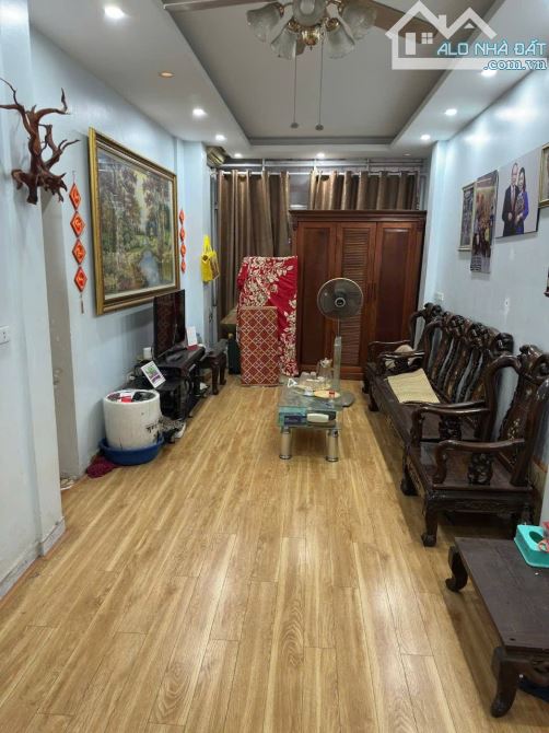 BÁN NHÀ 3 TẦNG - 1 MẶT PHỐ - 1 MẶT NGÕ  - VỈA HÈ RỘNG - SỔ NỞ HẬU  - LÔ GÓC - VỈA HÈ - KIN - 1