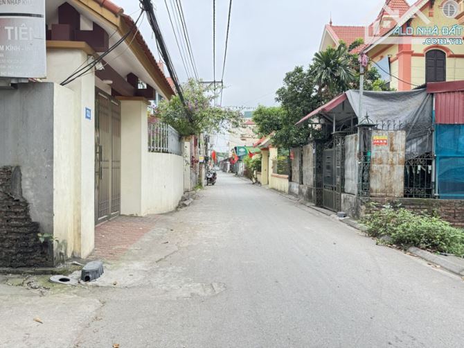 Cần bán lô góc 46,6m2 đất mặt đường xóm 2 Đông Dư, Phường Bát Tràng. Đường ô tô tránh - 1