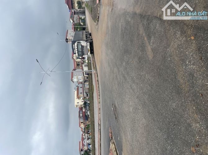 BÁN ĐẤT TĐC CHỬ XÁ 120m- VĂN ĐỨC - PHÂN LÔ - VỈA HÈ Ô TÔ TRÁNH - KINH DOANH - VIEW THOÁNG - 1