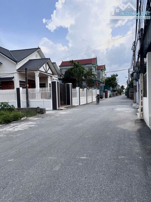 🔥 XUÂN LAI GIA BÌNH BẮC NINH- LÔ GÓC - 2 Ô TÔ TRÁNH THÔNG TỨ TUNG - GIÁ 3 TỶ NHỈNH - 1