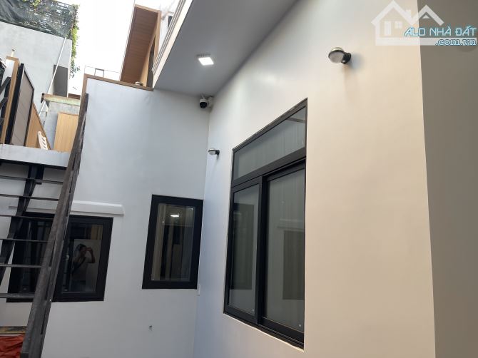 Bán Nhà Ngay Bãi Tắm Mỹ Khê, Đi Bộ Tắm Biển, 84m2, 2 Tầng chỉ 4.x tỷ - 1