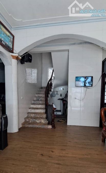Cửu Việt Trâu Quỳ_NHÀ 3 TẦNG * 85m- VỊ TRÍ  ĐẸP - OTO VÀO NHÀ- HAI MẶT THOÁNG - TRUNG TÂM - 1