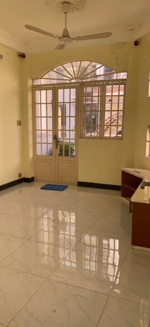 LÔ GÓC HẺM 1 TRỤC OTO NGỦ TRONG NHÀ - 1