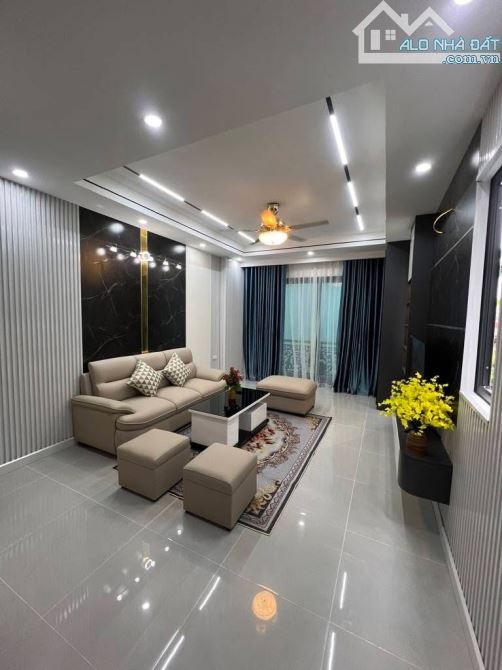NHÀ MỚI LÔ GÓC NHỈNH 6 TỶ 45M 5 TẦNG - Ô TÔ VÀO NHÀ - NGỌC HỒI THANH TRÌ - 1