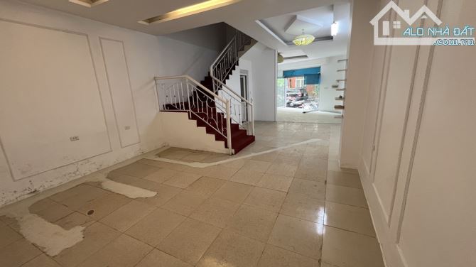 85M2 – SIÊU PHẨM PHÂN LÔ – Ô TÔ TRÁNH – VỈA HÈ – THANG MÁY – VIEW HỒ CỰC HIẾM - 1
