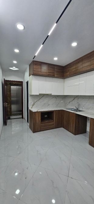 Bán nhà 6 tầng trong ngõ xuân thủy cầu giấy Hà Nội - 1