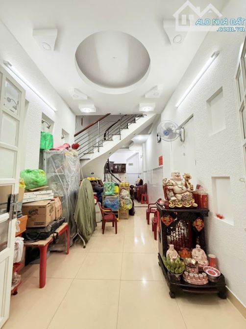 Giảm 2 tỷ Gấp Bán CHDV Mặt tiền DC11 Tân Phú 100m2  4 Tầng 12 tỷ - 1