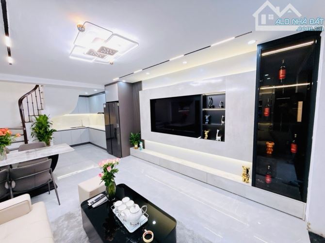 Nhà đẹp Vũ Trọng Phụng, 5 tầng, 32m², full NT, phân lô, giá tốt 7.8 tỷ - 1