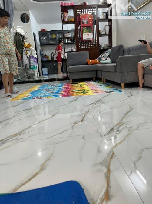 bán nhà 2 tầng 55m2- Linh Chiểu , gần chợ Thủ Đức- giá 4.2 tỷ TL - 1