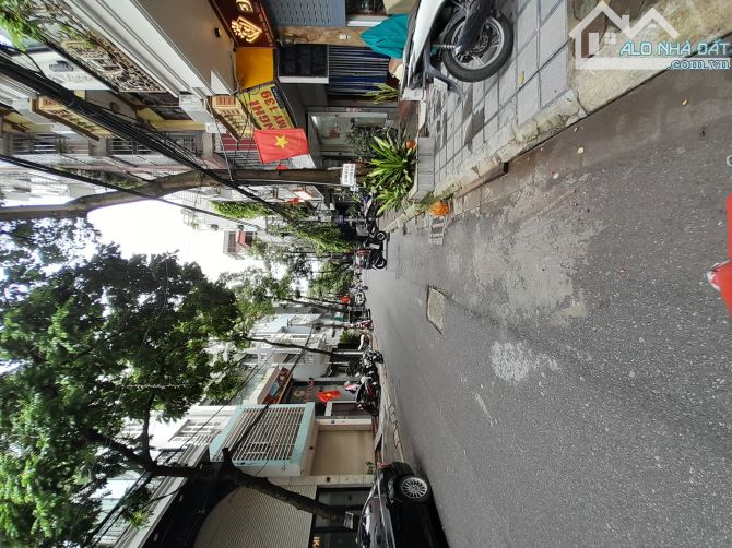 Tây Sơn 32m² # Lô góc 2 tầng # Mt 3.7m  # giá 6đ9 # ô tô đỗ cửa # - 1