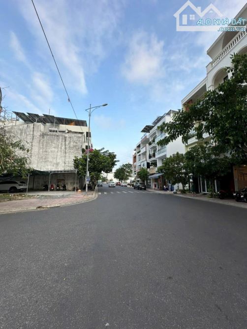 🌈 Bán lô góc siêu đẹp kđt Hà Quang 2 - Giá 115 triệu/m2  - Hướng Đông Nam - 1