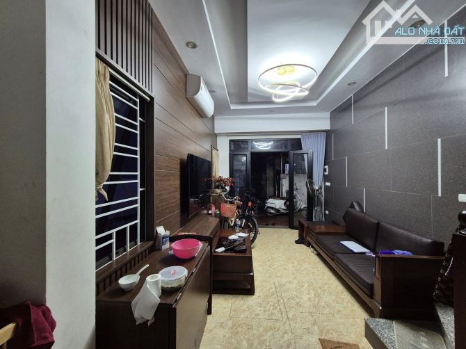 NHÀ ĐẸP CÓ SÂN RỘNG 5 TẦNG 3 NGỦ MARTER FULL NỘI THẤT SANG SỊN_QUANG LÃM-PHÚ LÃM 5,3 TỶ - 1